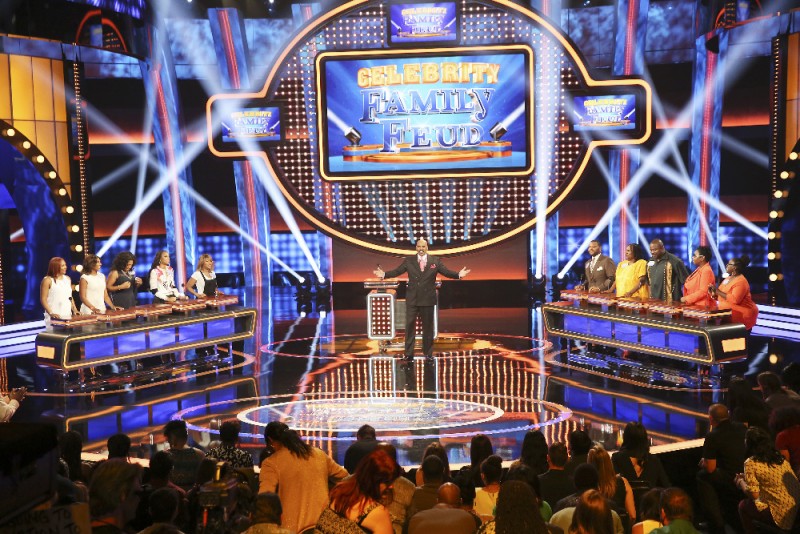 CELEBRITY FAMILY FEUD - "Anthony Anderson vs Toni Braxton and Monica Potter vs Curtis Stone" - The series premiere of "Celebrity Family Feud" will feature actor Anthony Anderson's ("black-ish") family vs. 7-time Grammy Award-winning artist Toni Braxton and her sisters; and in a separate game, family members from Australian celebrity chef Curtis Stone and actress Monica Potter will spar off against each other to win money for a charity of their choice. Hosted by Steve Harvey, the highly popular multi-hyphenate standup comedian, actor, author, deejay and Emmy Award-winning talk-show and game-show host, "Celebrity Family Feud" premieres on SUNDAY, JUNE 21 (8:00-9:00 p.m., ET/PT) on the ABC Television Network. (ABC/Adam Taylor) TRACI BRAXTON, TOWANDA BRAXTON, TRINA BRAXTON, TAMAR BRAXTON, TONI BRAXTON, STEVE HARVEY, STEVE HARVEY, ANTHONY ANDERSON, DORIS BOWMAN, DERRICK BOWMAN, DENICE WHITEHURST, CAROL HUBBARD