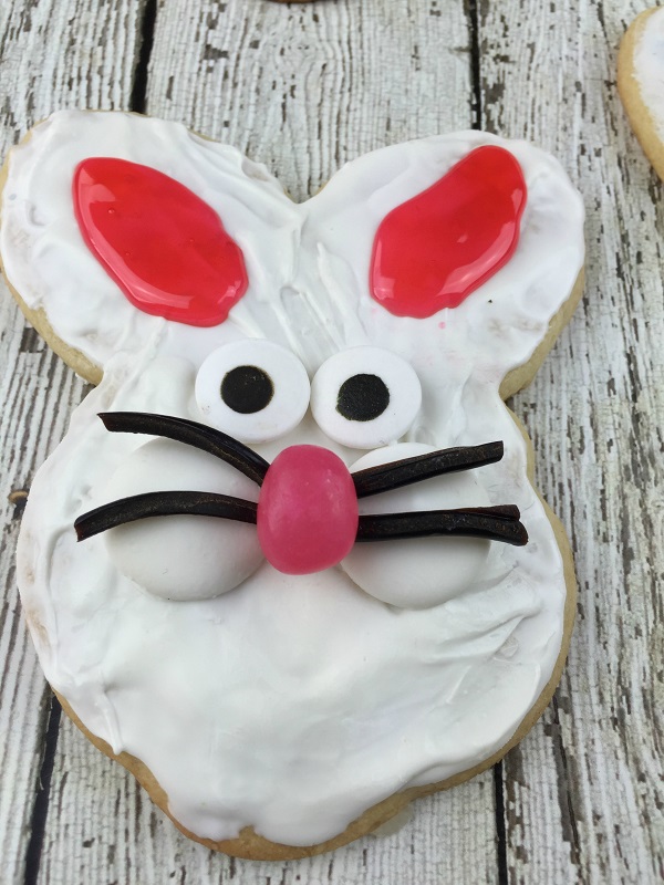 Zootopia Party Food Ideas Bunny Sugar Cookies Process 5