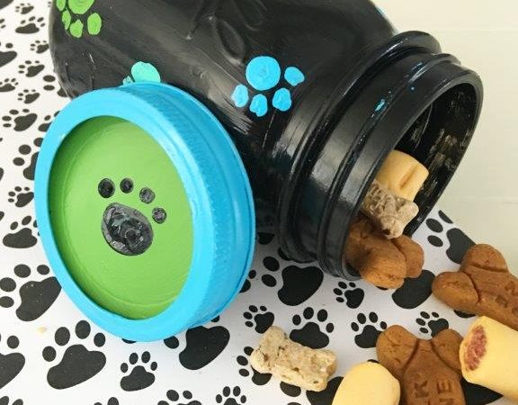 The Secret Life of Pets DIY Craft Idea:  Dog Treat Jar #PETCRAFTS