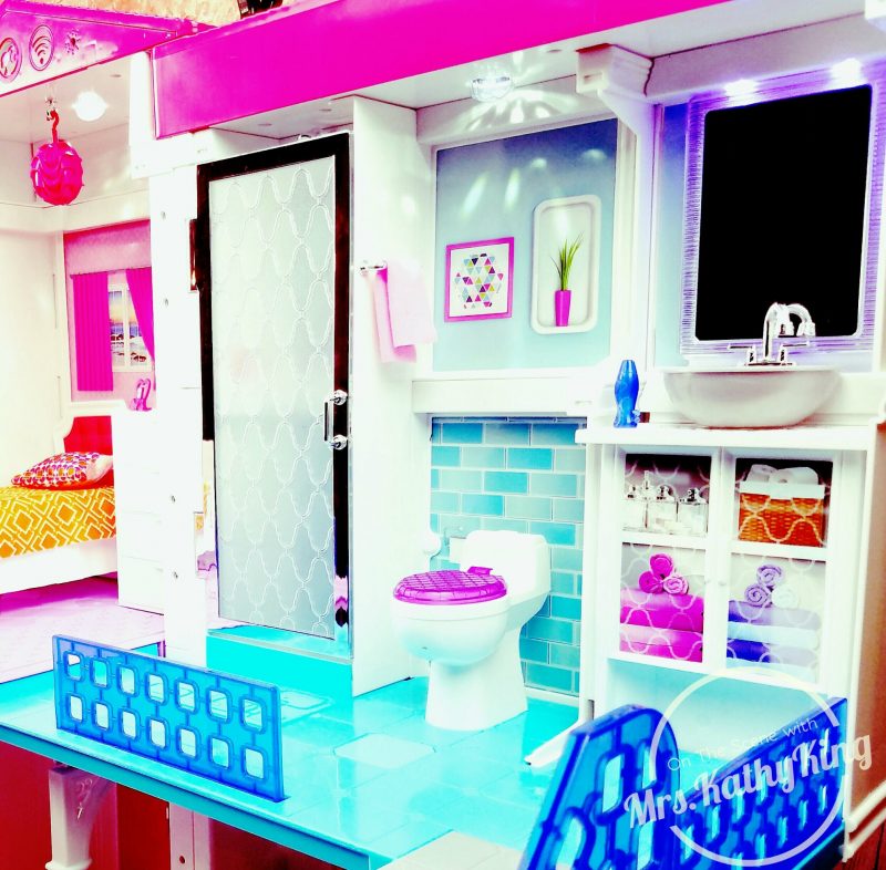 barbie-hello-dreamhouse-bathroom-commands