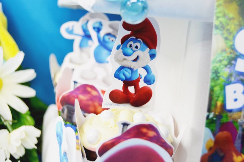 FREE Smurfs the lost village Printable birthday party decorations cupcake topper and wrappers (2)